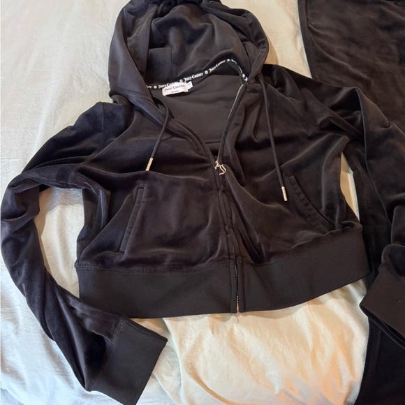 Juicy Couture Black Velour Track Pants & Hoodie Set - Picture 4 of 10